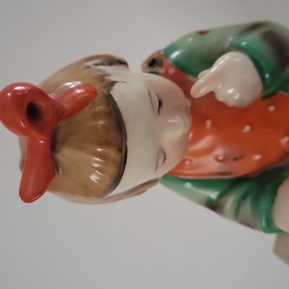 Goldcastle figurine multicolor girl reading a book made in Japan - Picture 2 of 15